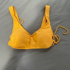 Medium Hollister Bathing Suit Top